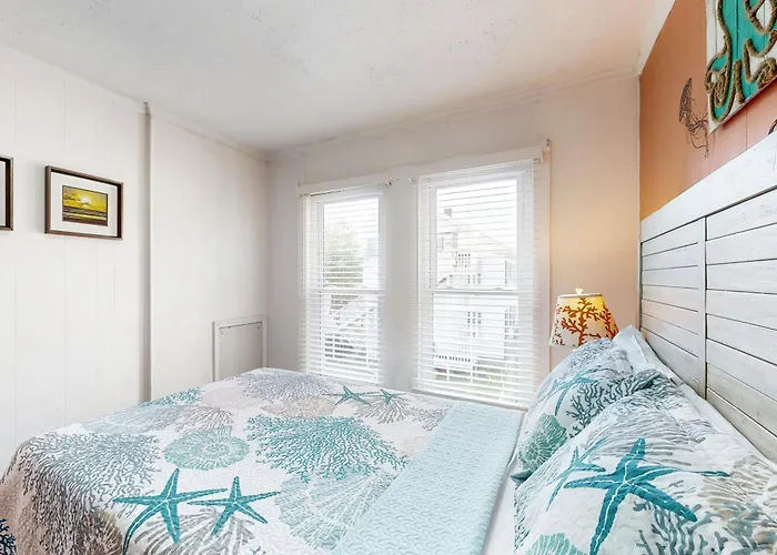 Brooklyn's Casa Rosa Apartment *
