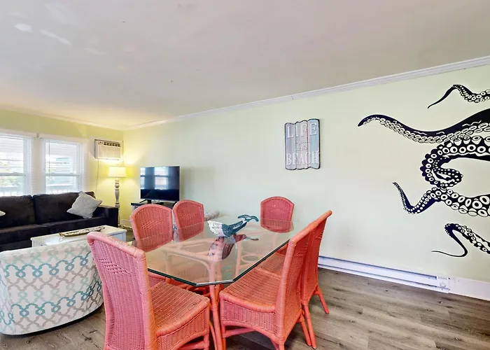 Brooklyn's Casa Rosa Apartment